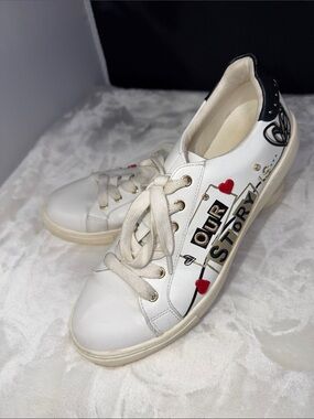 Aldo Love Story Sneakers Women Size 10 White Heart Graphic Lace Up Fashion Shoes